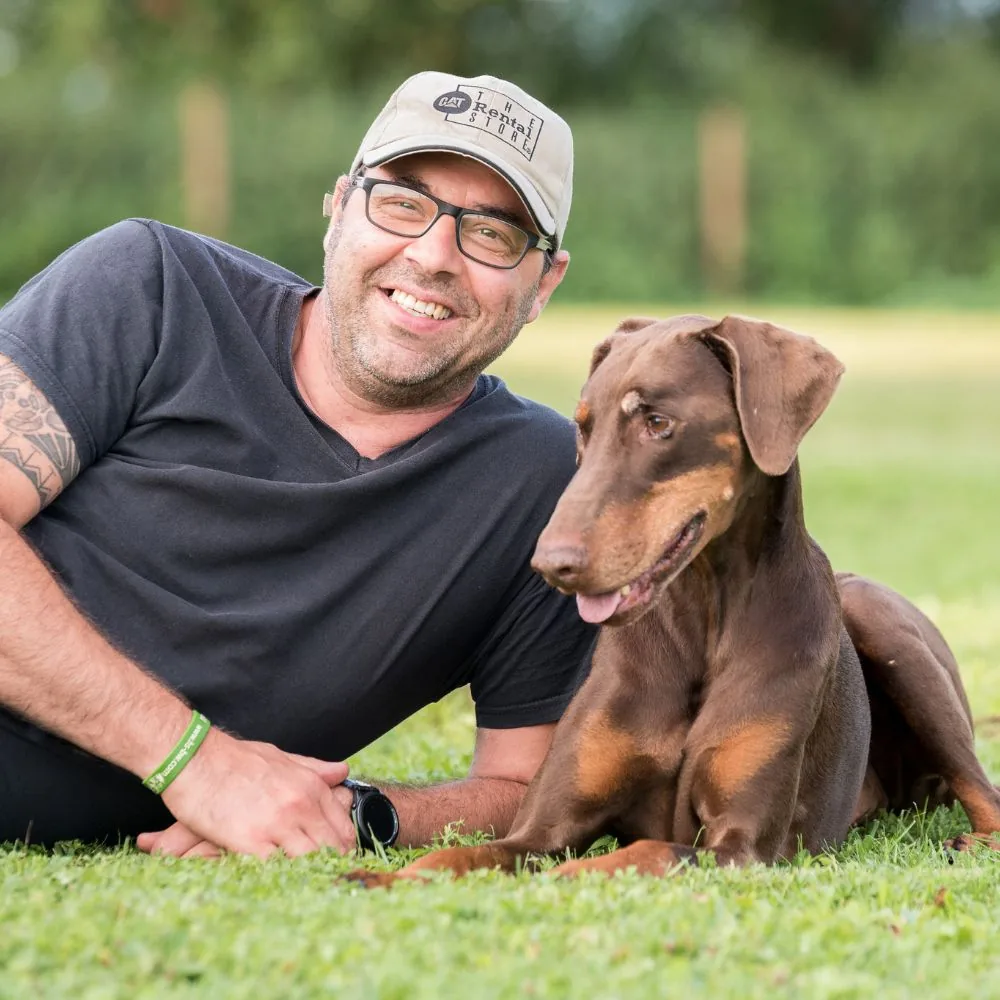 Christian Huber gemeinsam mit seinem Hund