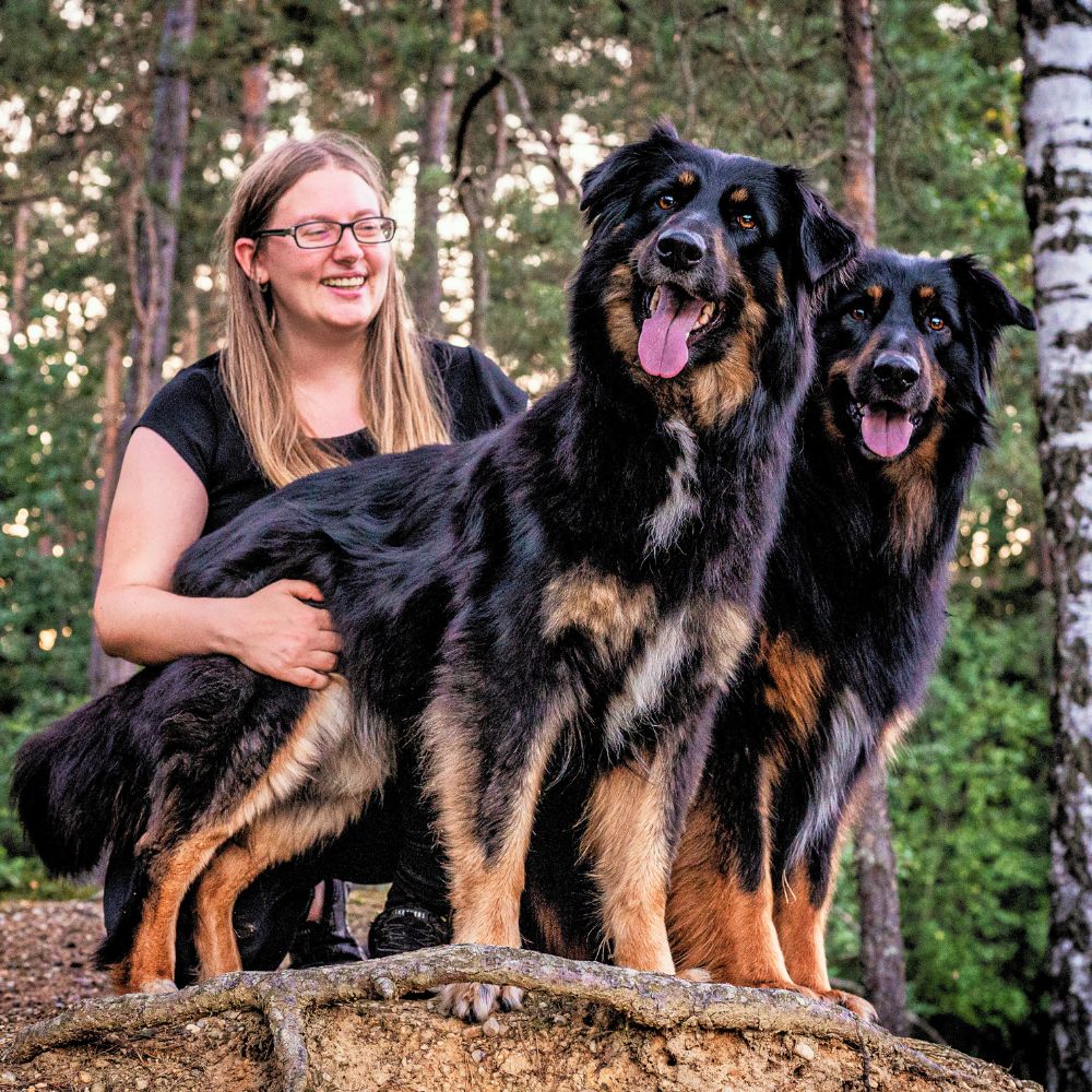 Sophie mit ihren Hunden